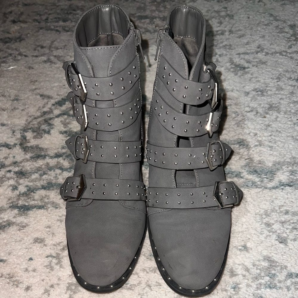 Forever 21 belted booties